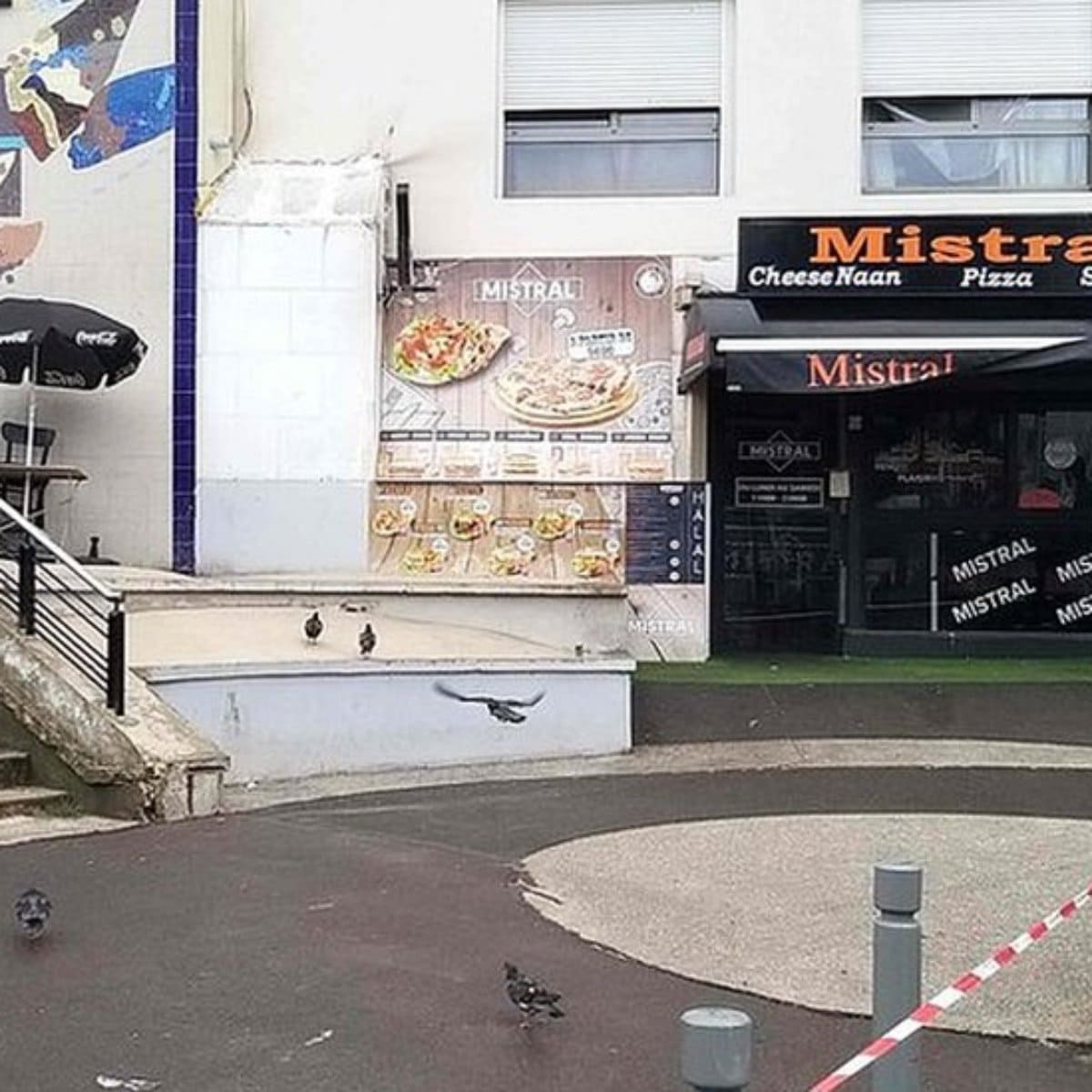 Garçom é assassinado por cliente em Paris