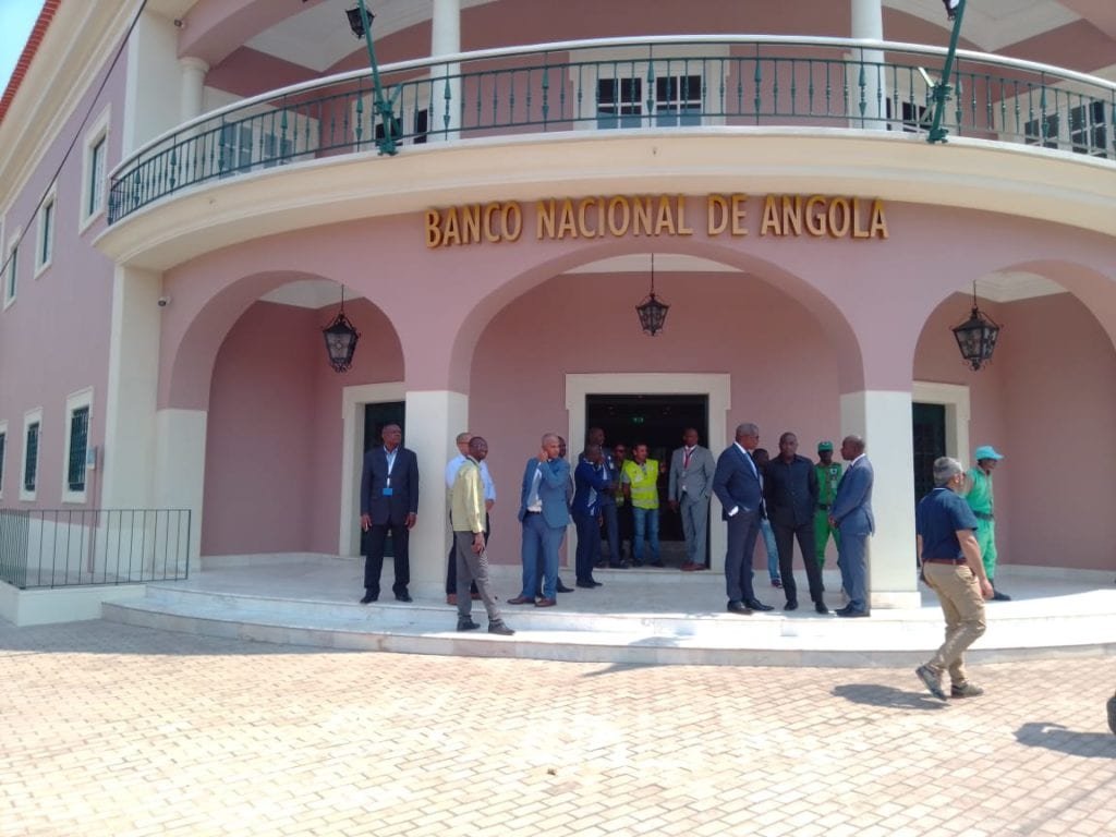 Fabricas avaliadas em 80 milhões de usd