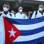 Médicos cubanos chegam em Angola