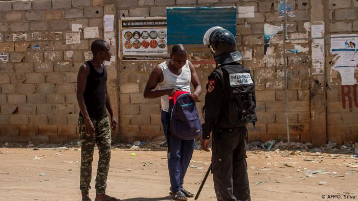Agentes da Polícias no futungo