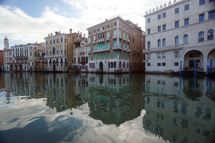 Itália volta a registar