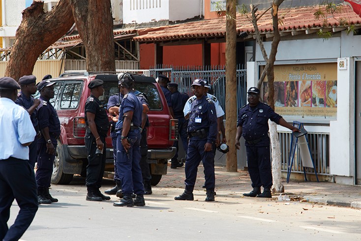 Efectivo da Polícia Nacional dispara contra Efectivo da Polícia Nacional dispara contra