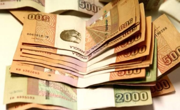 Salário mínimo em Angola