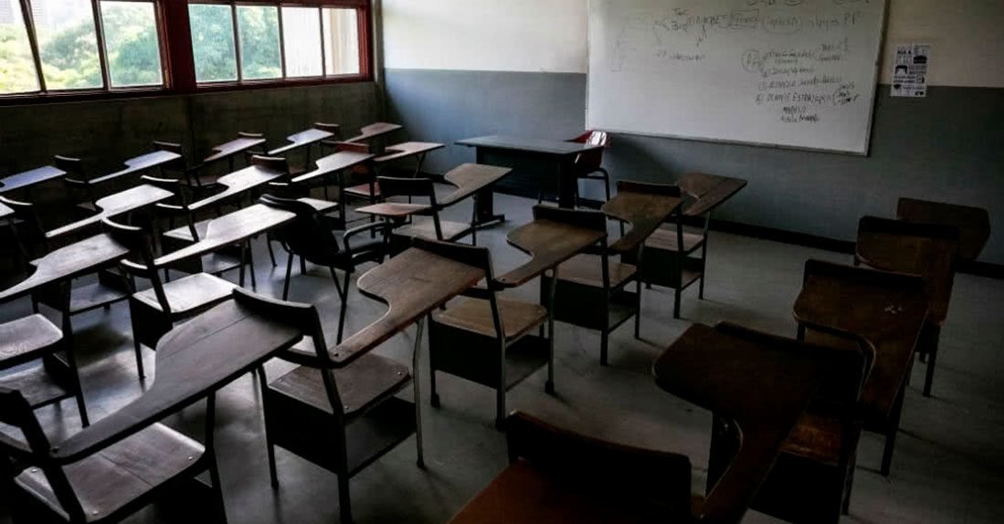 Bolívia encerra ano letivo