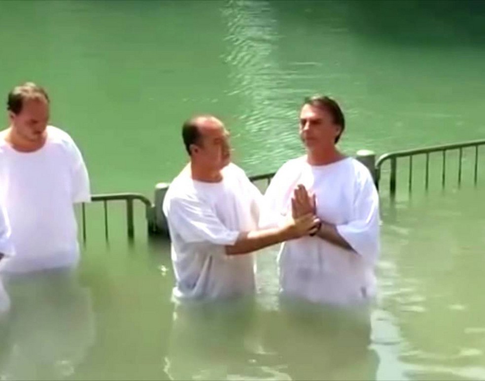 Pastor batizou Bolsonaro corrupção