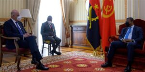 Ministro Negócios Grécia