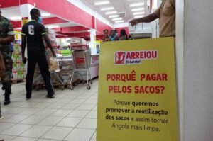 Minimercado Arreiou sacos