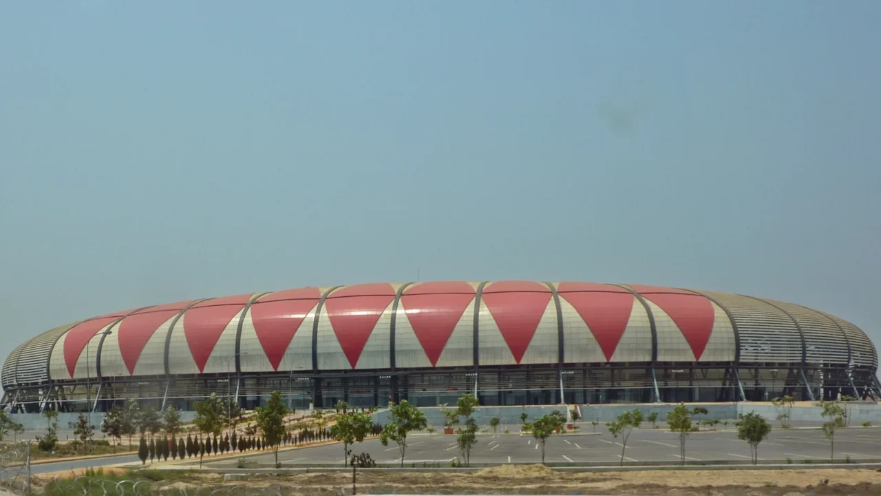 Estádio 11 de Novembro, em Luanda, numa fotografia de arquivo de Setembro de 2011.