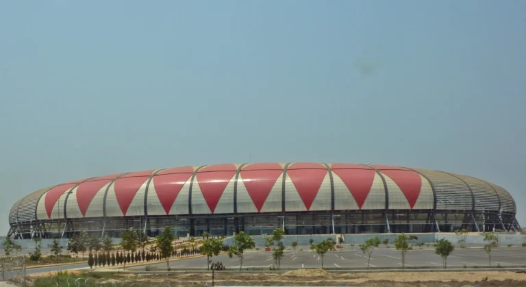 Estádio 11 de Novembro, em Luanda, numa fotografia de arquivo de Setembro de 2011.